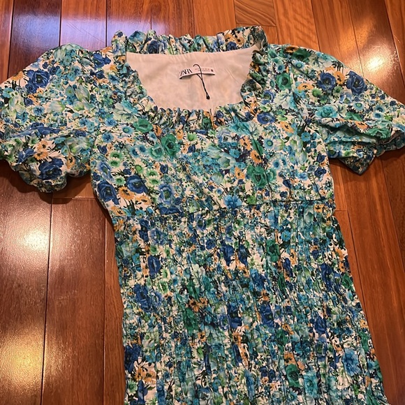 Zara Floral Print Puff Sleeve Smocked Mini - Picture 4 of 8
